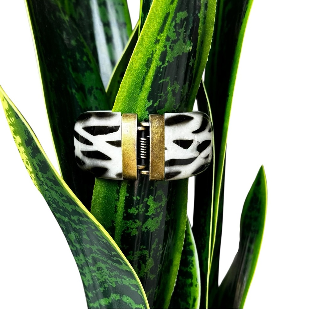 Black White Zebra Hinge Gold Tone Chico’s Margot Cuff Bracelet Safari Graphic - Picture 3 of 6